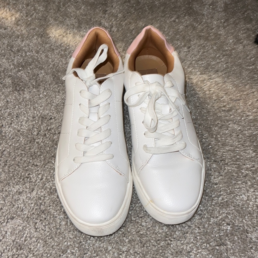 White sneakers Dolce Vita
